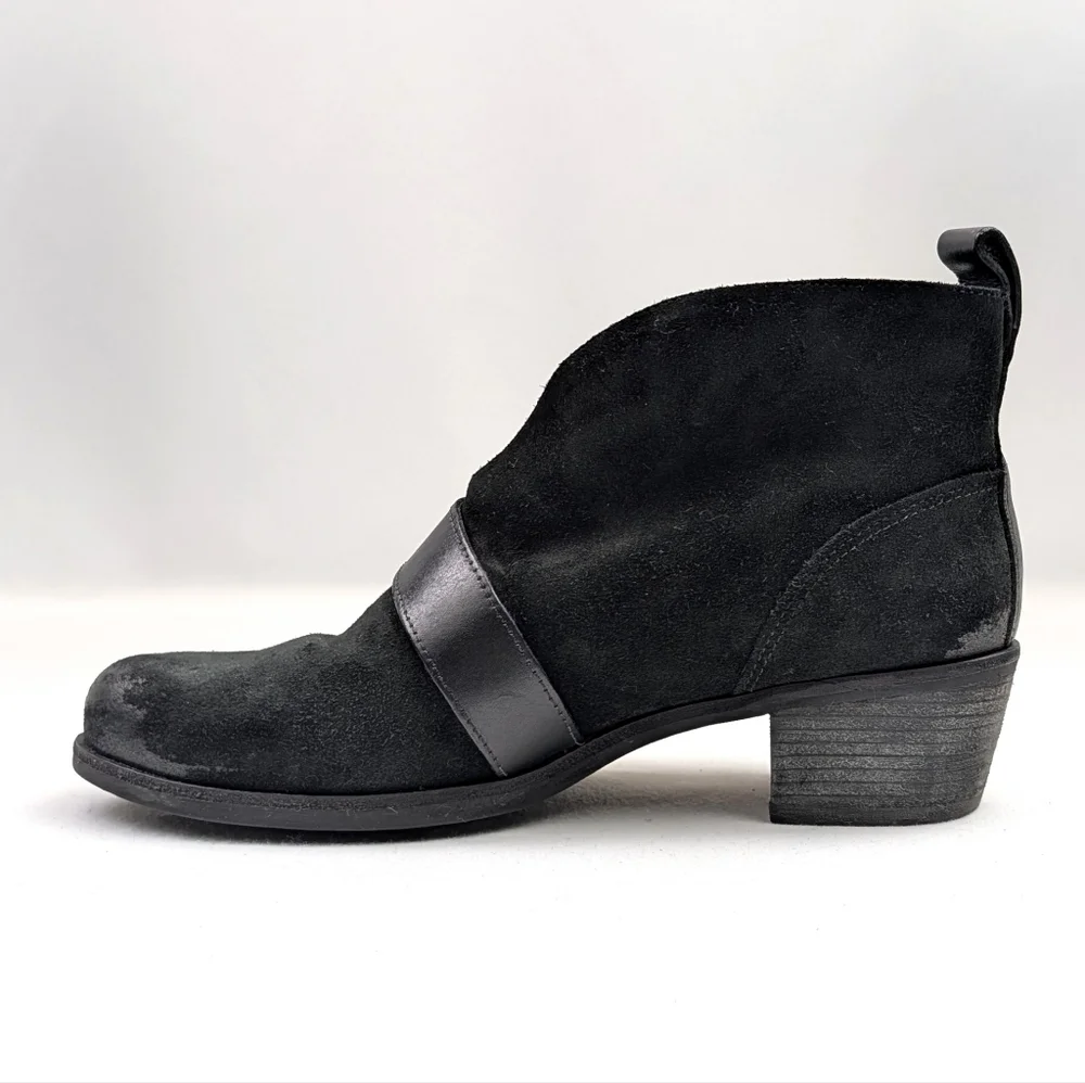 UGG Wright Ankle Boots Suede & Leather Belted Buckle Block Heel Pull On Black 8